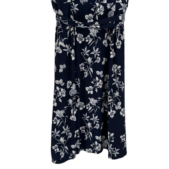 41 Hawthorn Navy Floral Short Flutter Sleeve Dress size 1X V Neck - Picture 7 of 12